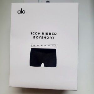 Alo Yoga ICON RIBBED BOYSHORT Black